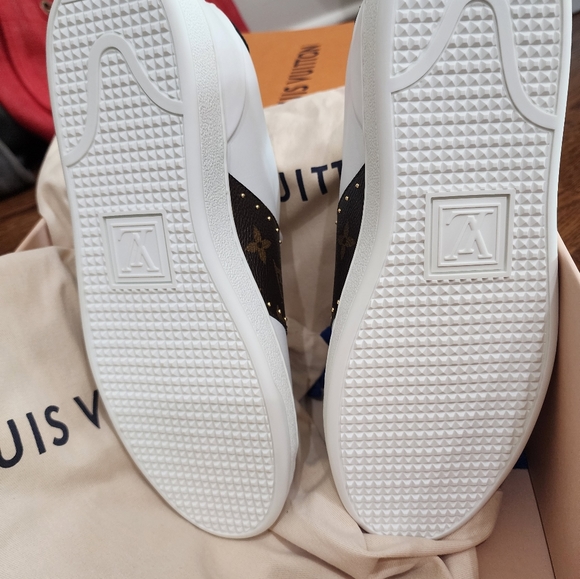 NIB Louis Vuitton Frontrow Sneakers - Picture 5 of 10